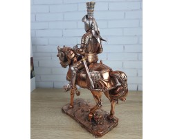 Статуэтка Рыцарь на коне , 30х25х11см, камень, металл 583 Статуэтка Рыцарь на коне , 30х25х11см, камень, металл 583