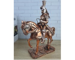Статуэтка Рыцарь на коне , 30х25х11см, камень, металл 583 Статуэтка Рыцарь на коне , 30х25х11см, камень, металл 583
