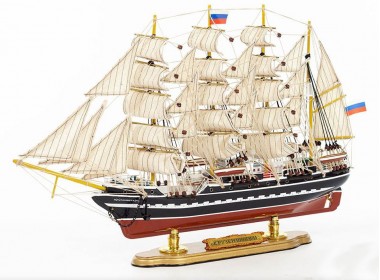 Модель корабля Крузенштерн (барк), 52x9x33 см, дерево