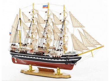 Модель корабля Крузенштерн (барк), 52x9x33 см, дерево