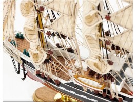 Модель корабля Крузенштерн (барк), 52x9x33 см, дерево Модель корабля Крузенштерн (барк), 52x9x33 см, дерево