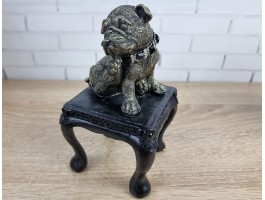 Статуэтка Мопс на стуле, 17х9х9см.  Иск . камень, бронзовое покрытие