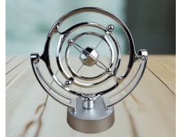 Маятник - вечный двигатель Космос Silver Romb (24х24х10 см) пластик, работает от USB