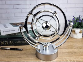 Маятник - вечный двигатель Космос Silver Romb (24х24х10 см) пластик, работает от USB
