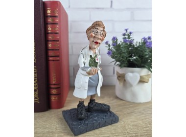 Фигурка ВРАЧ терапевт 17х7х6см полистоун female Фигурка ВРАЧ терапевт 17х7х6см полистоун female