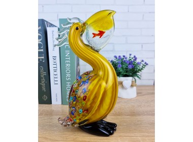 Пеликан с рыбкой. Стеклянная фигурка в стиле Мурано. 26 см Yellow